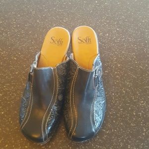 Sofft, size 9 ladies leather clogs.  New never wor
